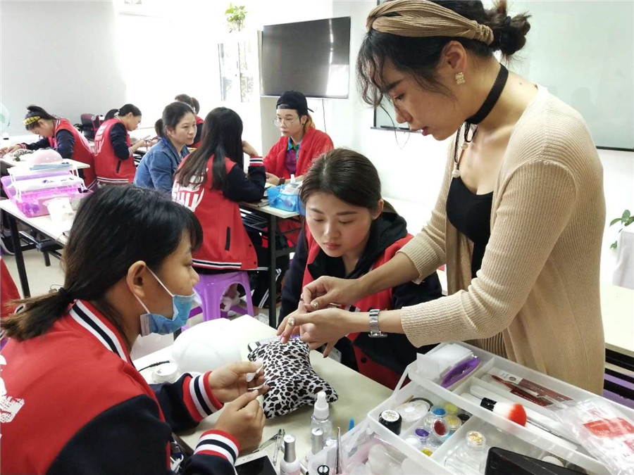 南寧美甲學(xué)校_教學(xué)口碑_辦學(xué)實力_培訓(xùn)排行