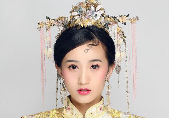 麗竹彩妝作品 | 略施粉黛， 一抹朱唇紅艷