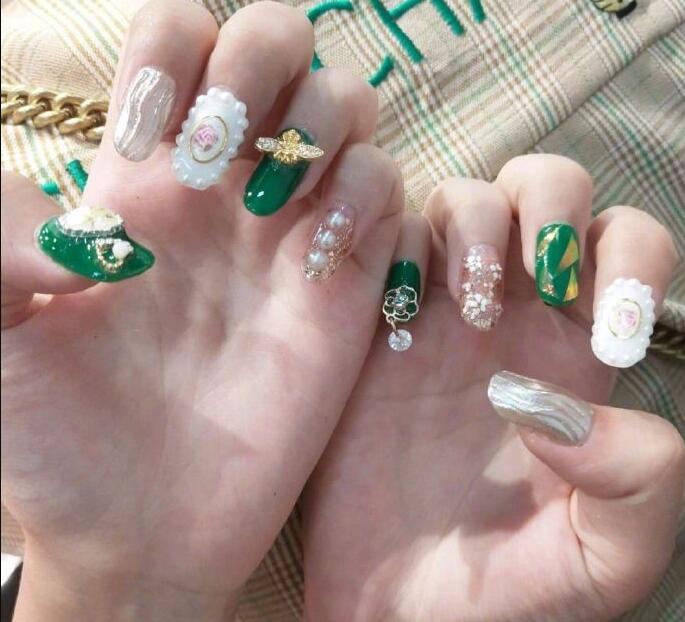 南寧美甲學(xué)校：充滿(mǎn)皇家貴族氣息的巴洛克美甲