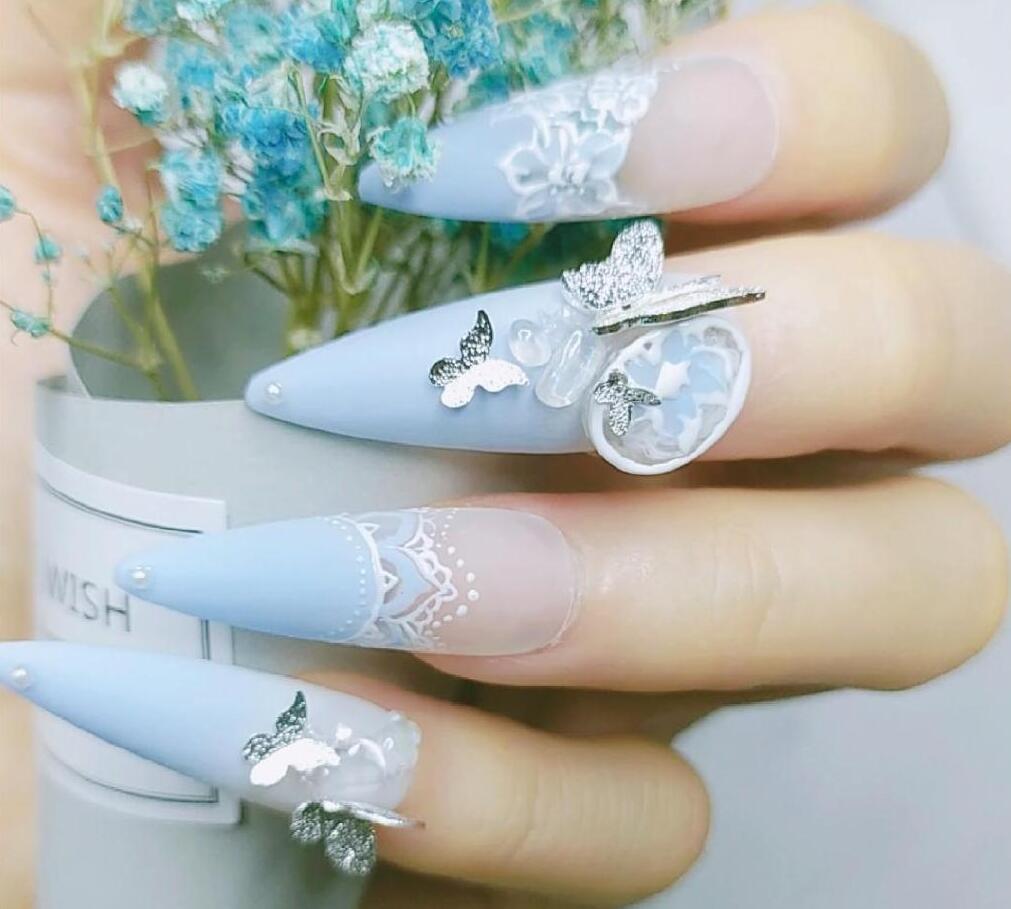 南寧美甲學(xué)校：蝶戀花美甲，讓你指尖生花