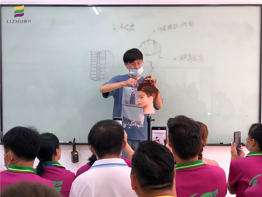 南寧美發(fā)課堂：男士剪發(fā)剪的是什么？