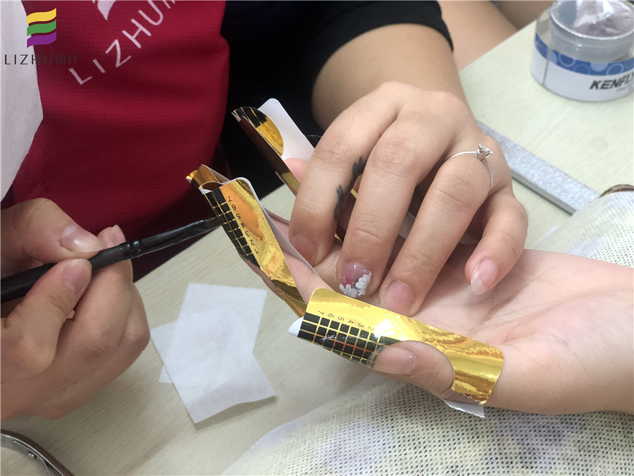 南寧美甲課堂：延長(zhǎng)甲課堂練習(xí)