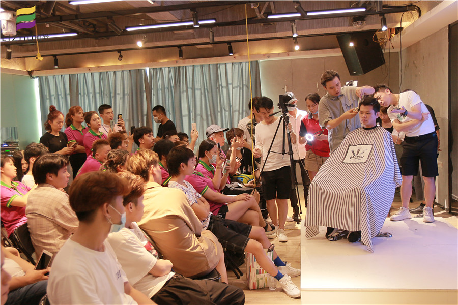 南寧美發(fā)課堂：火爆的油頭課程