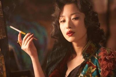 不同旗袍款式的發(fā)型及妝容教程