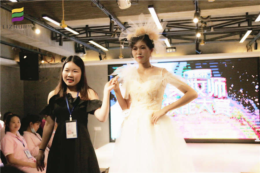 化妝學(xué)員感言：人前女神，人后女神經(jīng)