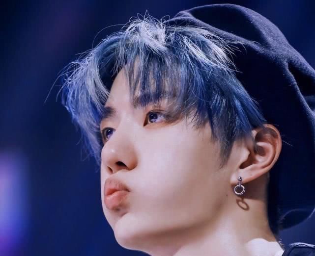 南寧美發(fā)學(xué)校：頭發(fā)漂色如何護(hù)理