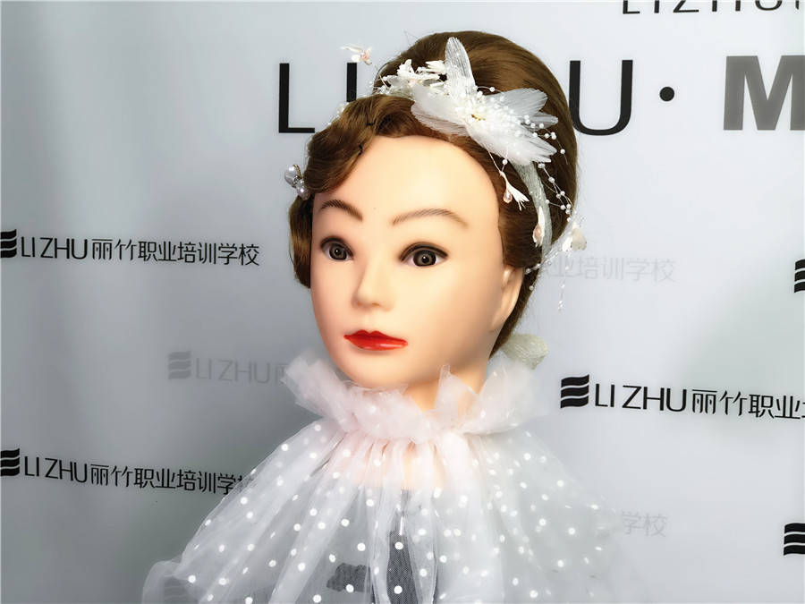 麗竹編發(fā)：復(fù)古秀禾時(shí)尚，統(tǒng)統(tǒng)有