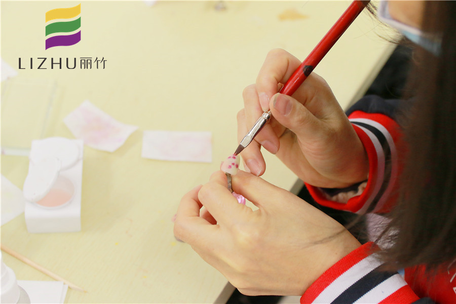 南寧專業(yè)美甲培訓學校課堂分享