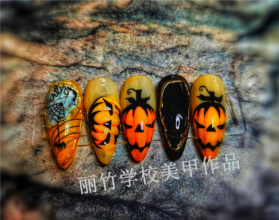 美甲培訓：美甲持久時間越長越好嗎