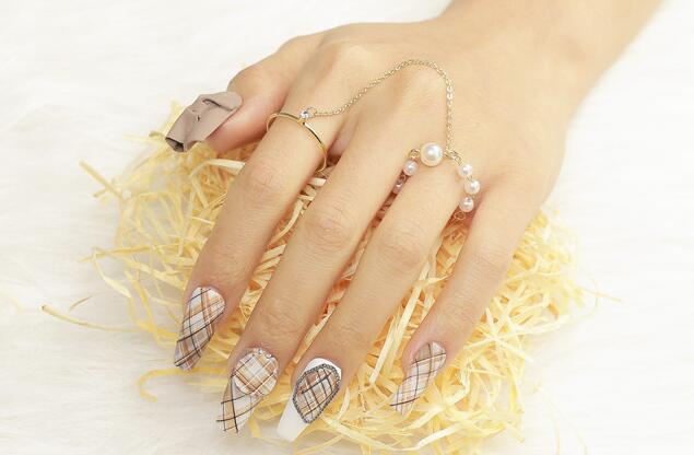 格紋美甲，麗竹學(xué)校美甲班作品分享