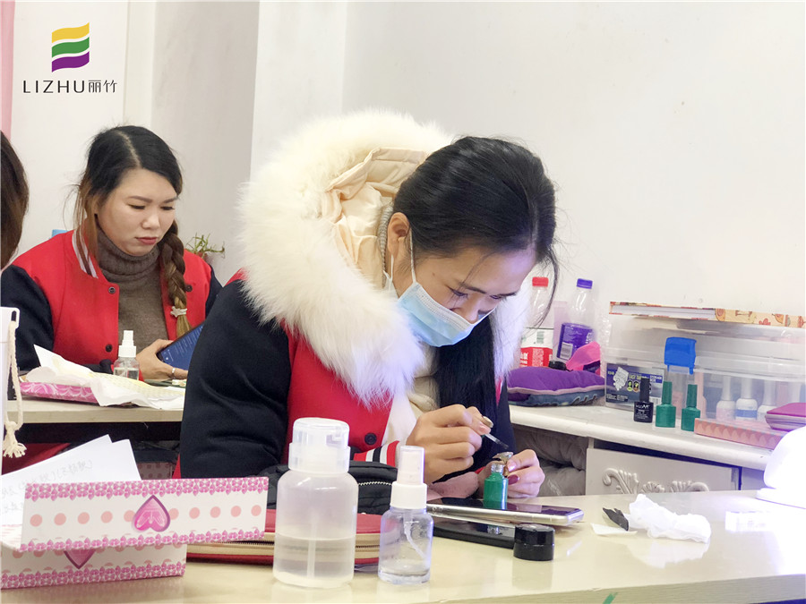 廣西美甲培訓(xùn)哪家好？看看美甲學(xué)員畢業(yè)感言