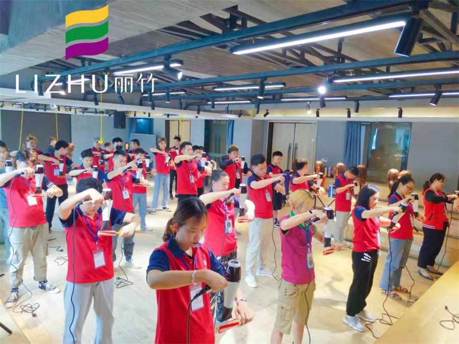 廣西美發(fā)培訓教你如何吹風造型