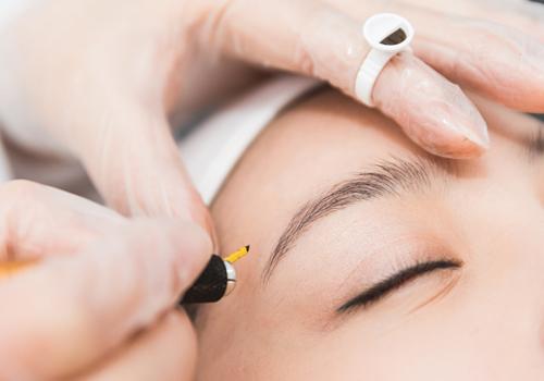 廣西紋繡學校全員討論：紋繡過后為什么會掉色？