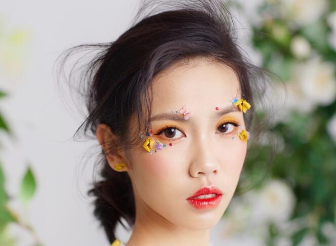 森系抽絲新娘造型，帶你領(lǐng)略南寧專業(yè)化妝培訓(xùn)技術(shù)