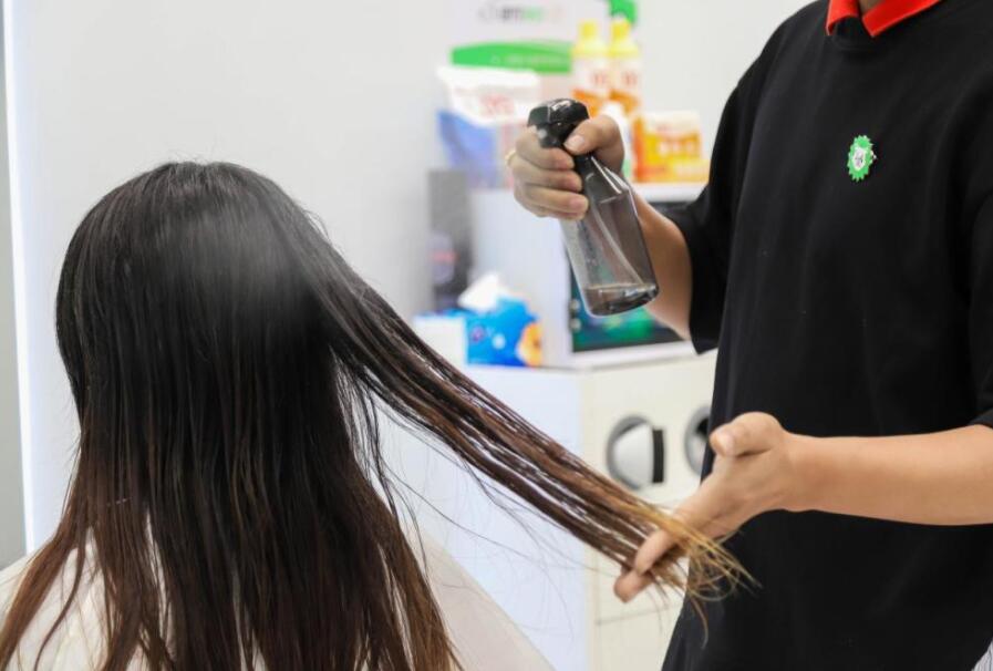 不同長(zhǎng)度的碎發(fā)怎么剪？廣西有實(shí)力的學(xué)校教你