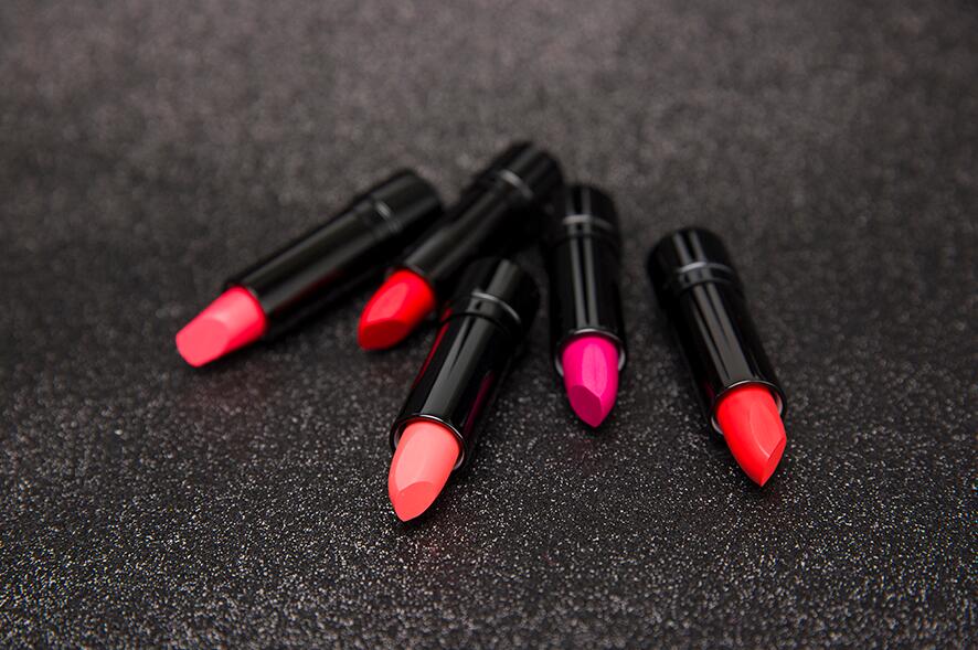 過期口紅用處多！快來聽聽南寧化妝培訓(xùn)班老師怎么說