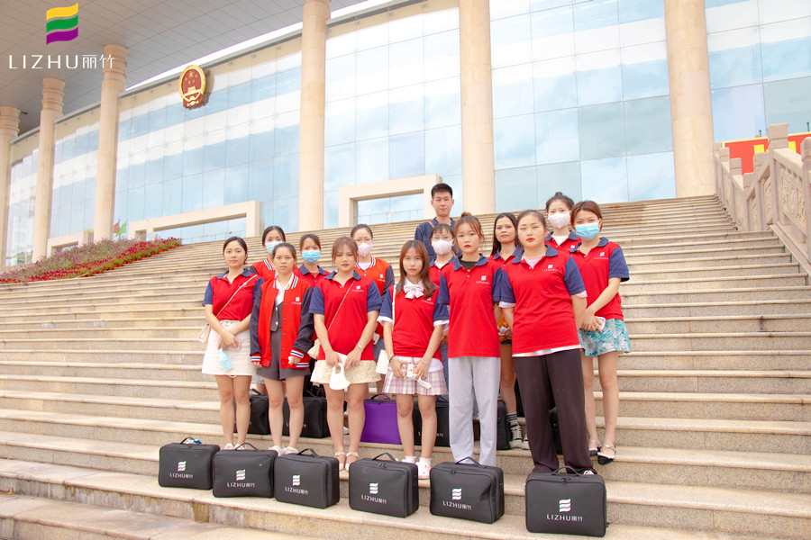 我為群眾辦實事：麗竹化妝學校為群眾提供妝造服務