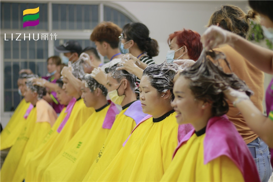 坐著怎么洗頭？南寧專業(yè)美發(fā)培訓教你