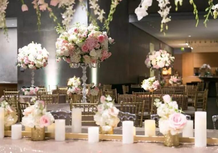 超實用的桌花布置技巧，南寧花藝培訓班幫你總結(jié)好了