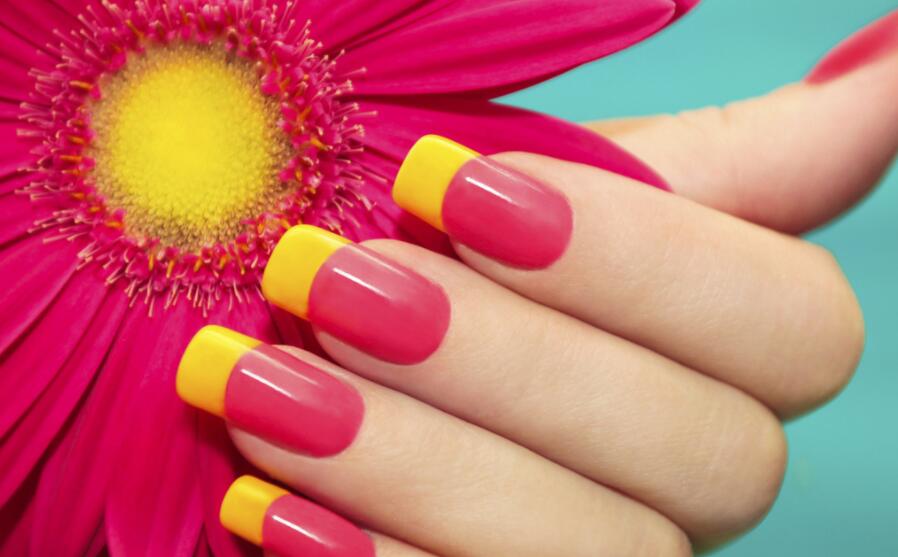 光療甲優(yōu)缺點有哪些？廣西口碑好的美甲學(xué)校告訴你