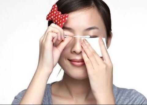 神奇卸內(nèi)眼線術(shù)，告訴你廣西化妝學(xué)校哪家有實(shí)力