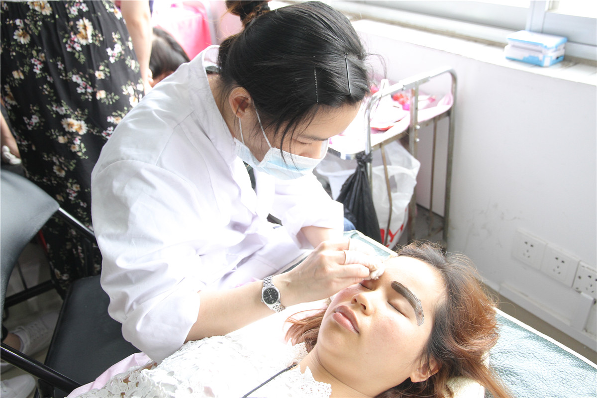 美睫過后為什么要修補眉毛呢？