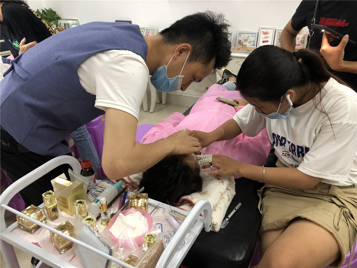 南寧紋繡學校告訴你為什么你的眉毛看起來不好看