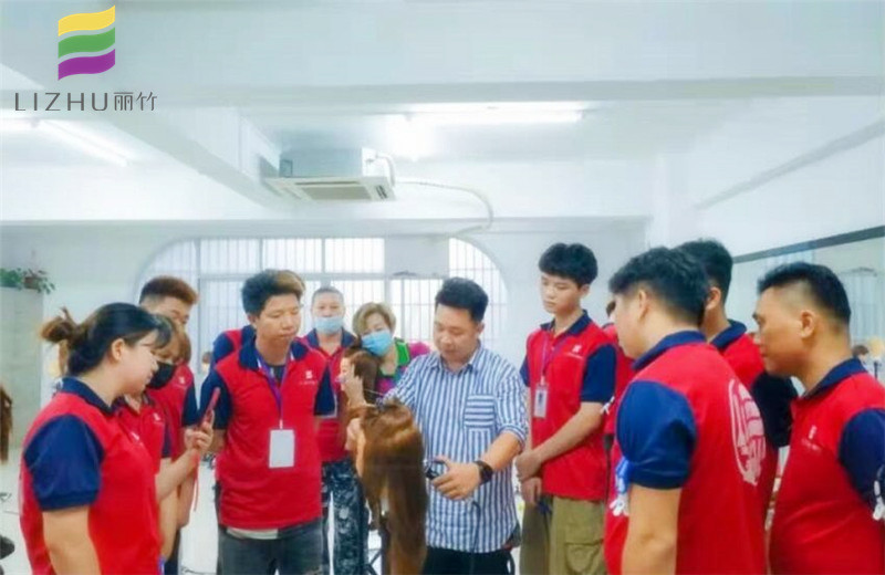 南寧學(xué)美發(fā)哪家好？看看麗竹火爆開班的程度就知道啦