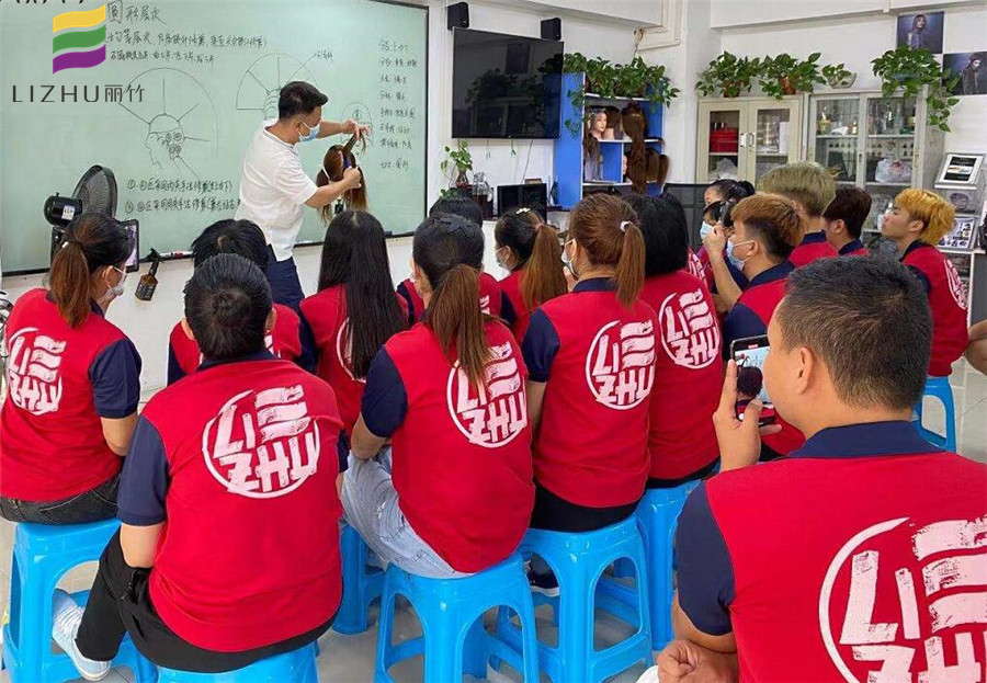 廣西美發(fā)學(xué)校哪家好？來看看美發(fā)課堂吧