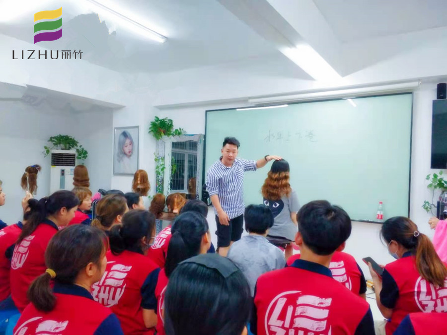 南寧美發(fā)去哪里進(jìn)修？麗竹美發(fā)學(xué)校歡迎你