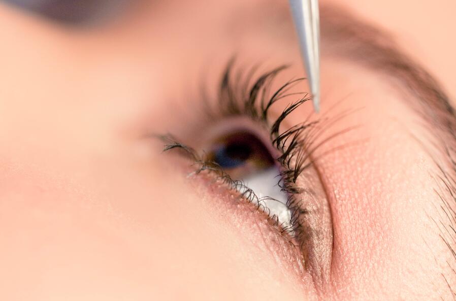 學(xué)美睫必備基本技法，看廣西美睫培訓(xùn)哪家好