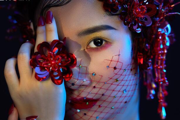 輕奢復(fù)古名媛造型，看南寧化妝學(xué)校哪家?guī)熧Y強(qiáng)