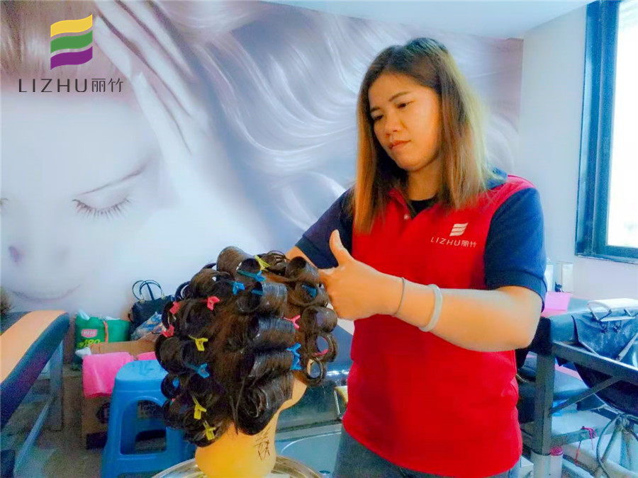 在南寧美發(fā)培訓(xùn)學(xué)校學(xué)習(xí)，每天都格外充實(shí)和快樂(lè)