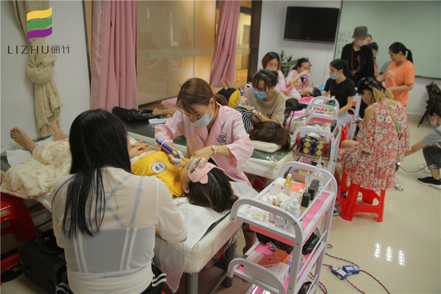 廣西紋繡學習分享：霧眉和線條眉的區(qū)別