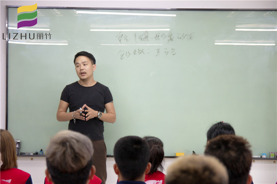 麗竹美發(fā)就業(yè)宣講，告訴你南寧美發(fā)學(xué)校哪家就業(yè)率高