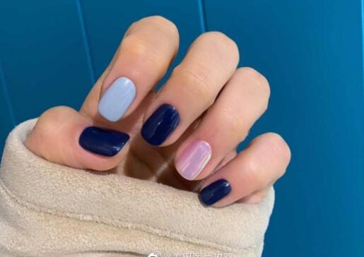 藍(lán)黑系秋冬美甲，南寧美甲培訓(xùn)班教你畫(huà)