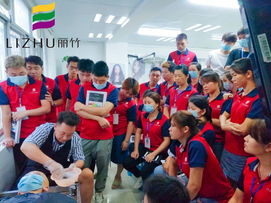 長發(fā)秋冬護理注意事項，快來南寧學(xué)理發(fā)的學(xué)校學(xué)習(xí)