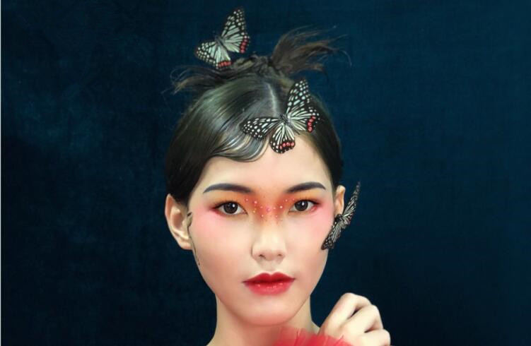 元氣蝴蝶妝容，彰顯南寧學(xué)彩妝的學(xué)校哪家?guī)熧Y強