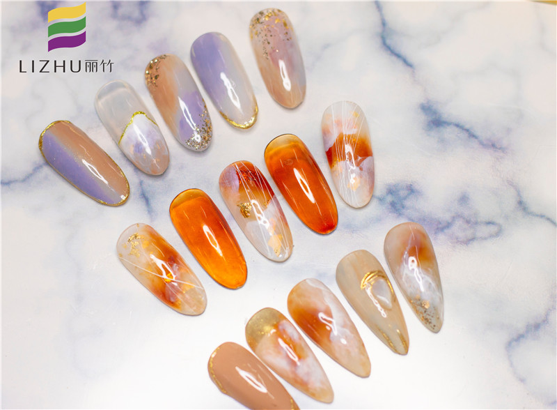 看秋季暈染美甲，感受廣西學(xué)美甲哪家專業(yè)