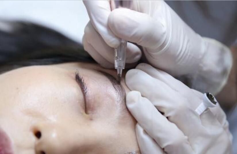 眉毛定框和操作邊框線技巧，廣西紋繡培訓機構教你