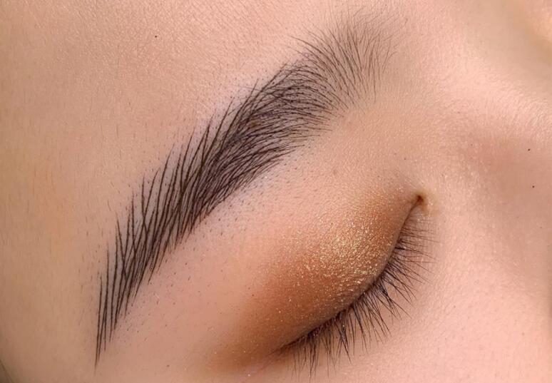 眉頭漸變不自然？南寧紋繡學習中心幫你分解