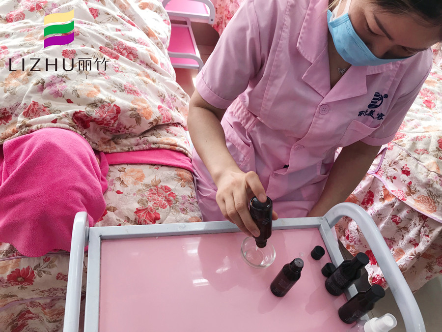 秋季如何美容護膚？麗竹美容學(xué)校為你支招