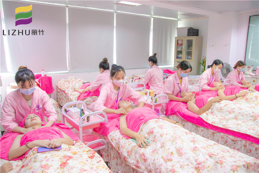 廣西美容培訓(xùn)班：半肩按摩小貼士：