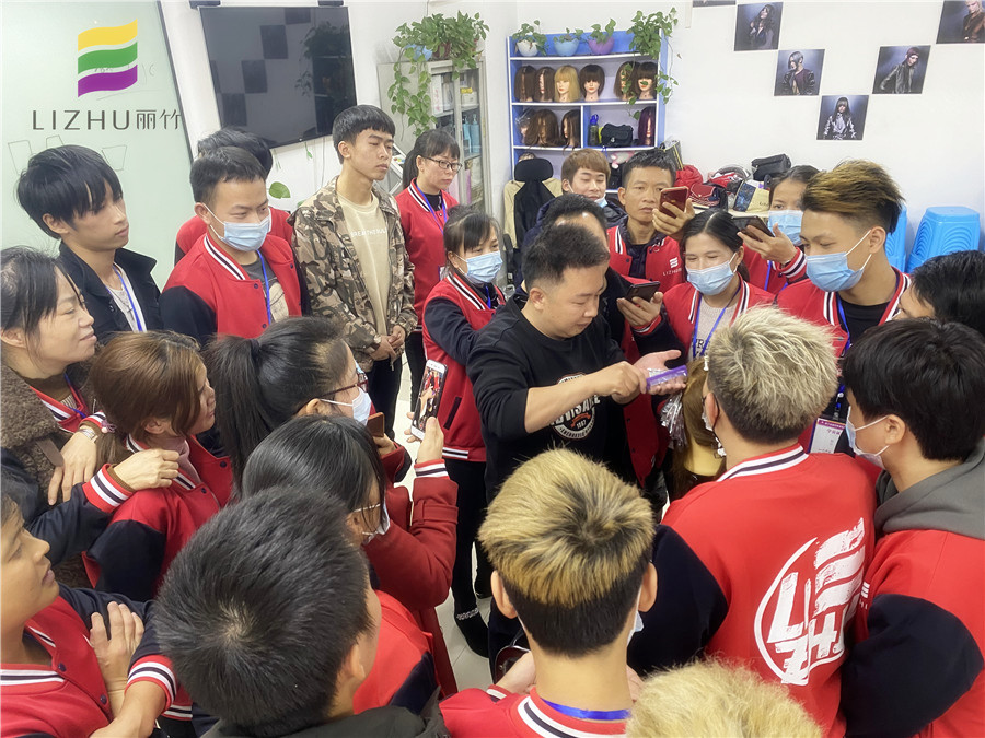 染發(fā)一定要用雙氧奶嗎？南寧美發(fā)培訓(xùn)幫你解答