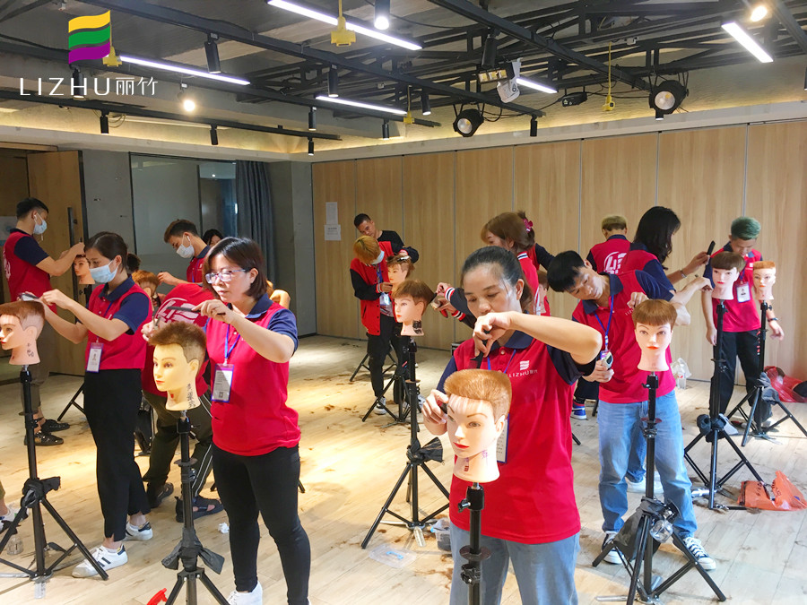 男發(fā)發(fā)型具體分類，?南寧排名前十美發(fā)學(xué)校為你解讀