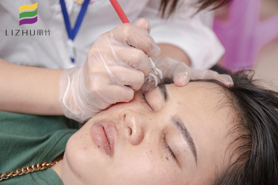 麗竹紋繡學(xué)校：紋繡二次補(bǔ)色的注意事項(xiàng)