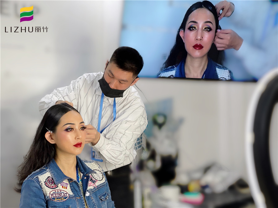 學(xué)印度妝容的畫法，看南寧教化妝哪家好