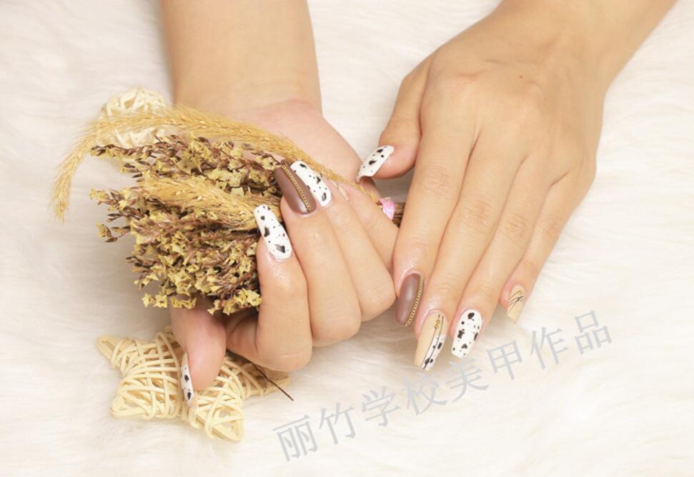 如何擁有閃亮健康的指甲？和南寧美甲培訓(xùn)機(jī)構(gòu)一起學(xué)