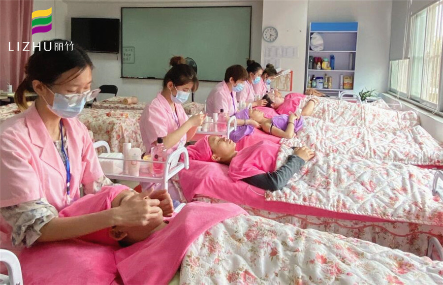 手法按摩操作方法，廣西美容護(hù)膚培訓(xùn)分享