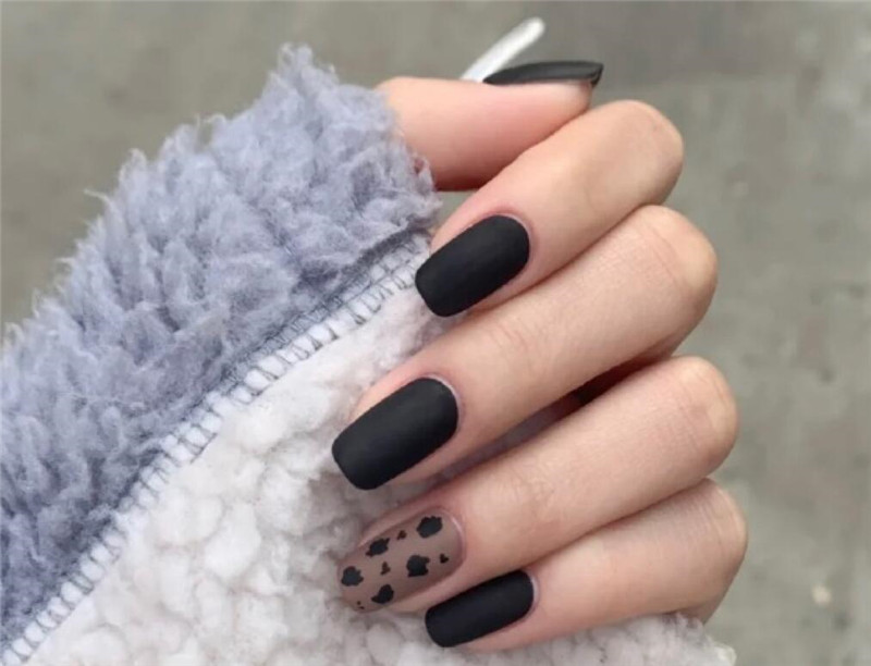 暗黑甜酷系美甲，展現(xiàn)廣西美甲培訓(xùn)哪家實(shí)力強(qiáng)